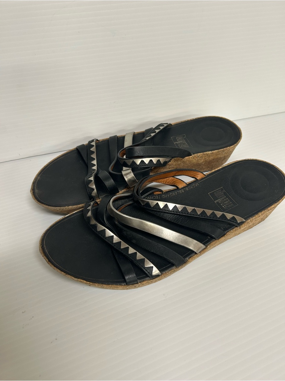 FITFLOP Linny Black Silver Slip On Strappy Wedge Sandal Cork Bottom Size 9